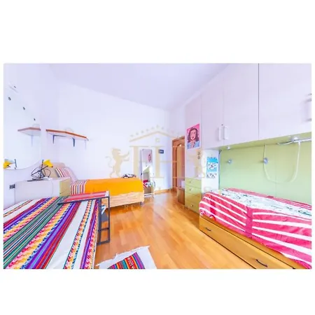 Casa Revello Hostel *